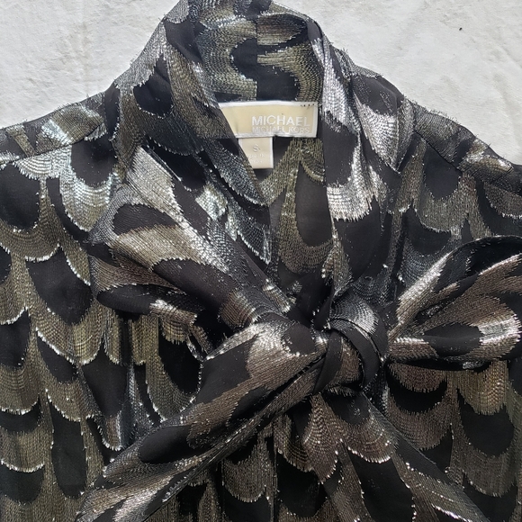 Women's Silver metallic and black blouse, Micheal - Picture 3 of 4